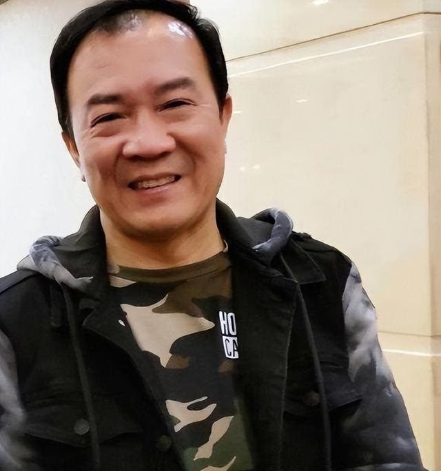 臭名昭著的4位相声演员:“包养”女徒弟、辱骂警察、背弃师门