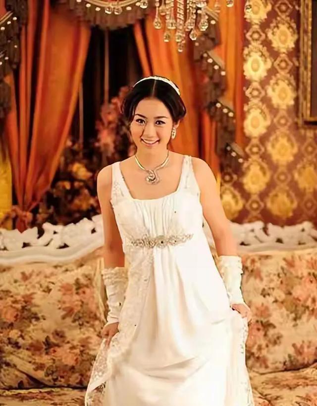 演员毕畅:被赵本山养了11年,最后悔的就是嫁给了被判14年的前夫