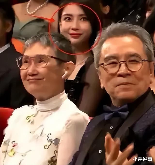 杨颖金像奖遭冷落,自掏腰包买高定,港媒落井下石直接放出其生图