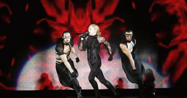 麦当娜：顶级Diva终于不装了，近照不如刘晓庆，撑不动皮囊了？