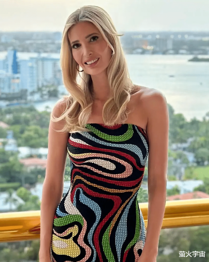 43岁伊万卡被曝“永久退出”后首现身,瘦到锁骨能盛水,丈夫和仨娃相伴