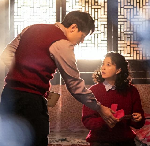 仅仅播 2集，收视率就突破 2，看来终于有让我熬夜狂追的年代剧了！