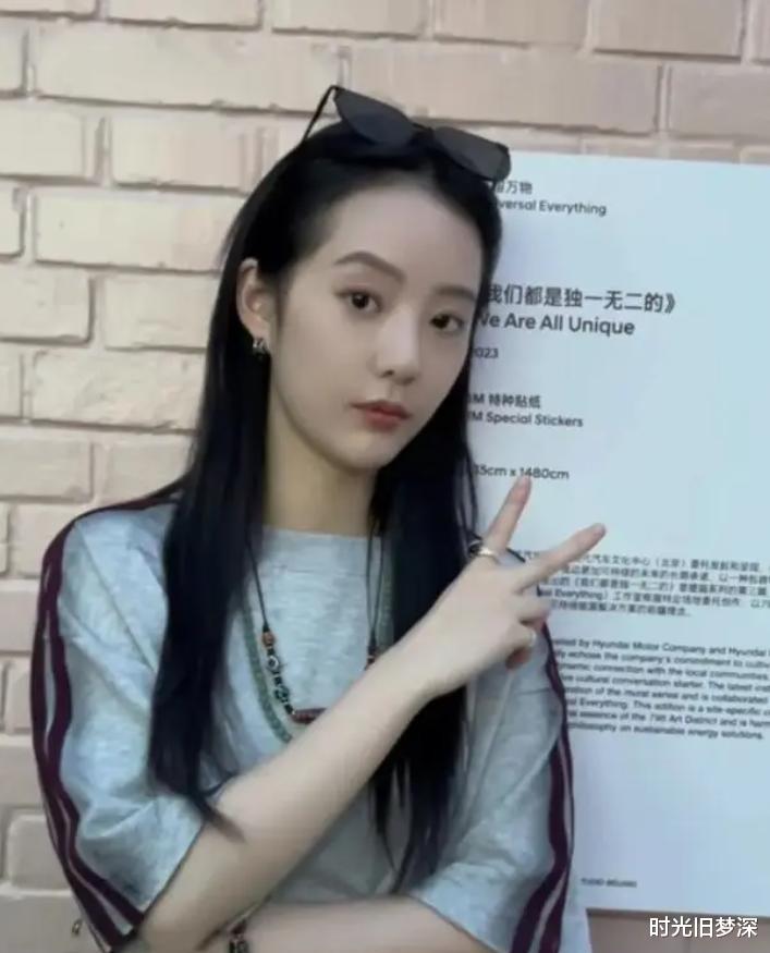 从龙套到女王，事业巅峰后与搭档“拆伙”，她如何打造短剧帝国