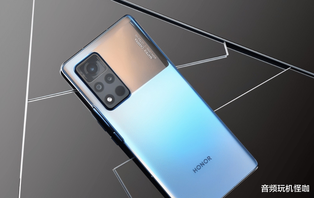 荣耀,正成为国产手机的“初心绿洲”