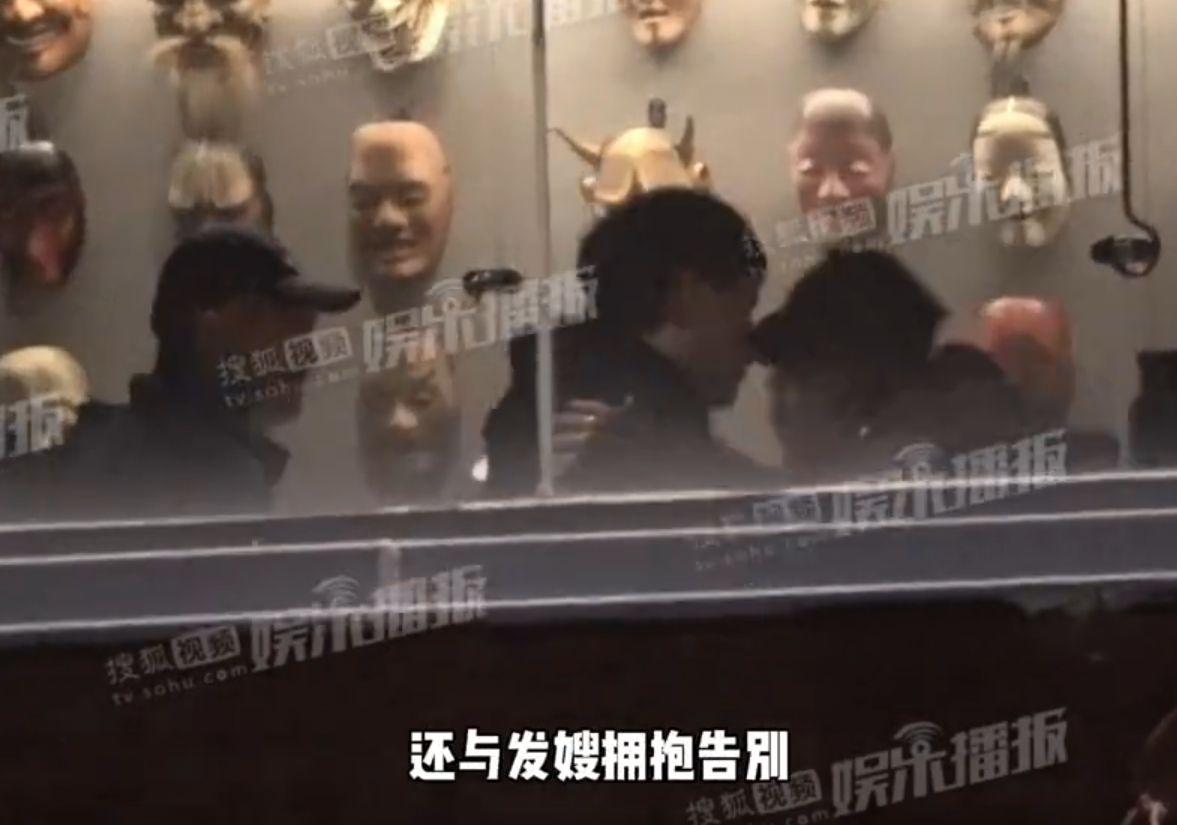 陈思诚在公司宴请周润发夫妇,网友:这是要继续合作的节奏?