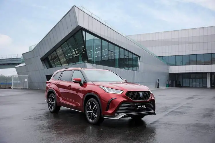 丰田SUV13万跌至10万，简直就是白菜价！耐用2.0L、171马力