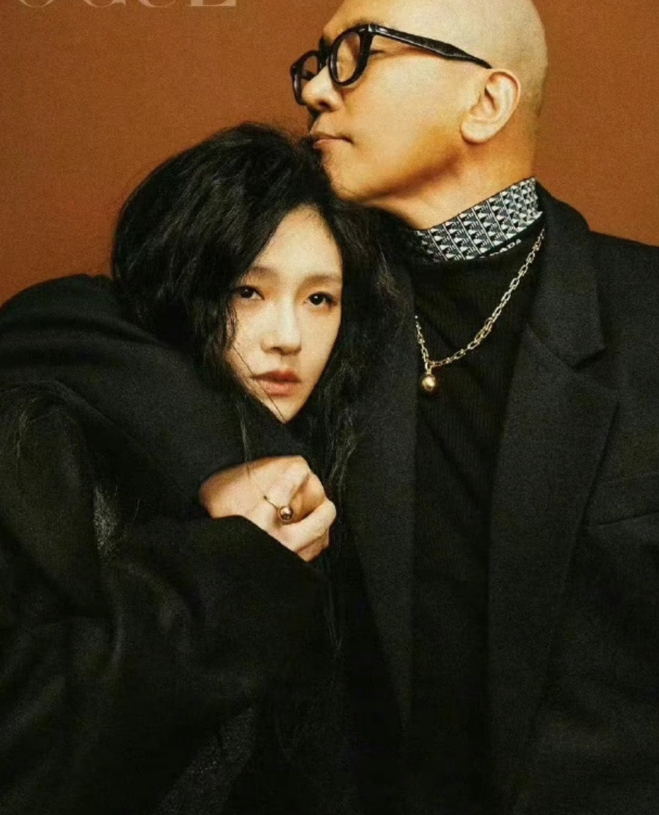 Makiyo曝光大S头七聚会细节：吃水果喝香槟，小S暴瘦崩溃但坚强