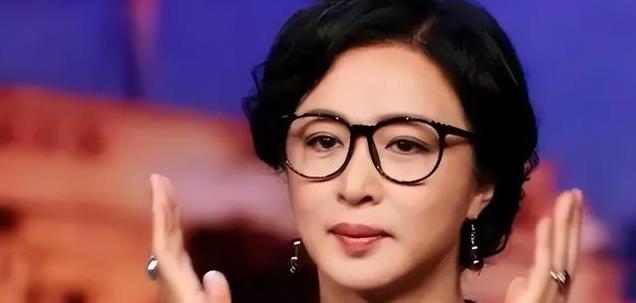 金星宣扬同性恋致演出被取，跑国外告状，节目上大诉苦水阴阳怪气