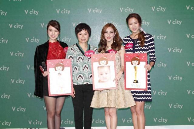 「港乐教母」承认同赌王千金恋情,深夜晒亲密合照惊呆全网