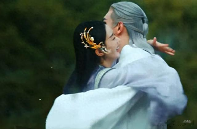 《与凤行》原著:同是神君为爱动情,行止和清夜结局为何截然不同