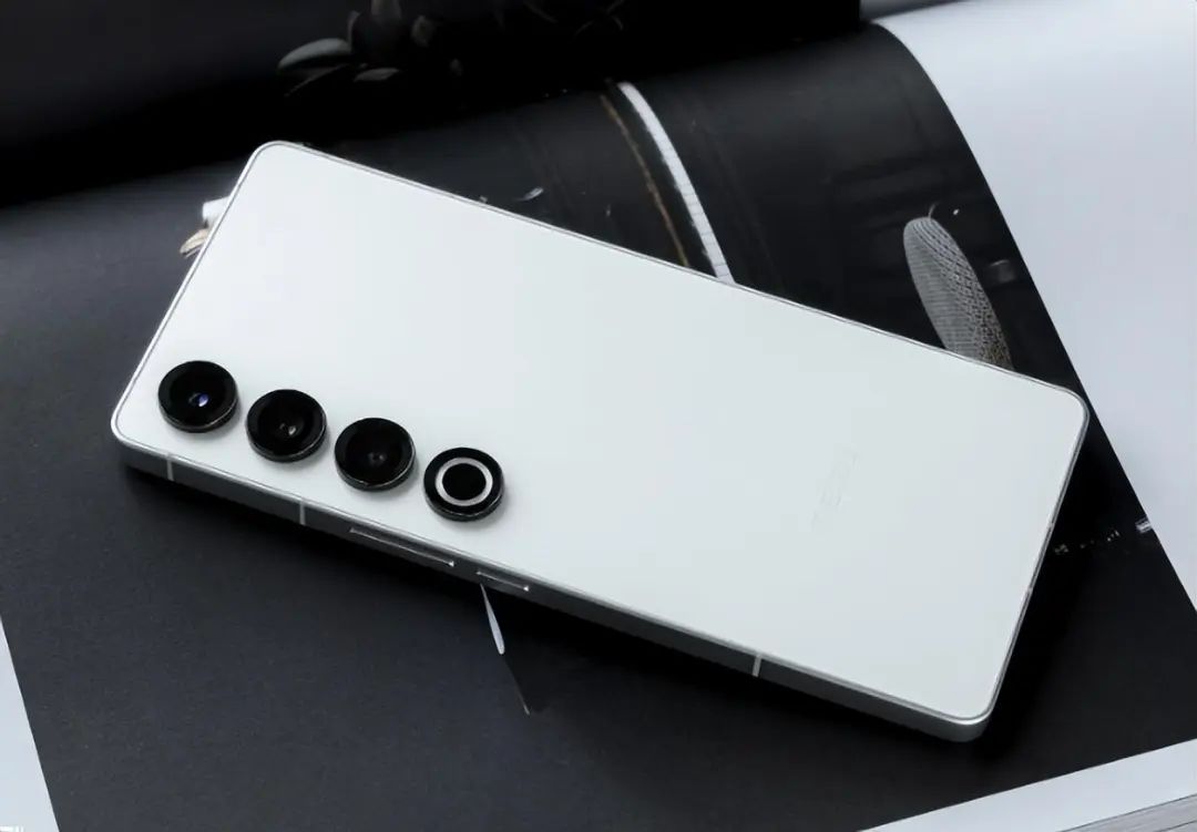 魅族双11,骁龙8Gen3带IP68防水和无线充电,从4999跌至3155元