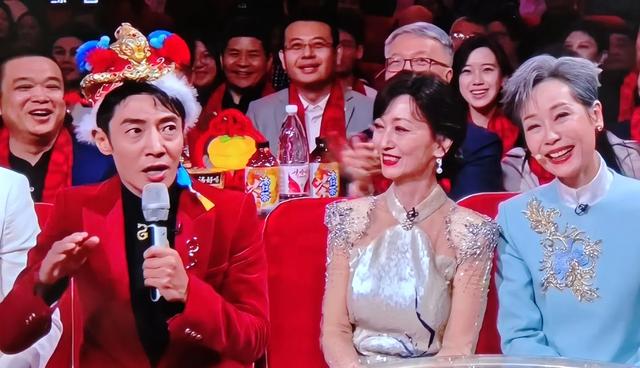 央视春晚只有陈奕迅真唱，沈腾马丽成最佳，观众吐槽：越来越差了
