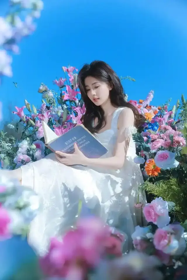 明星写真：白鹿，温婉高贵，气质优雅迷人