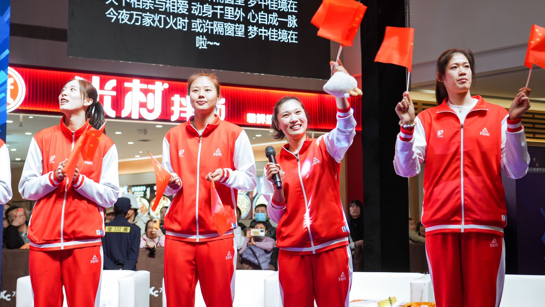 女排国手第二职业曝光!李盈莹开美甲店,王云蕗写小说