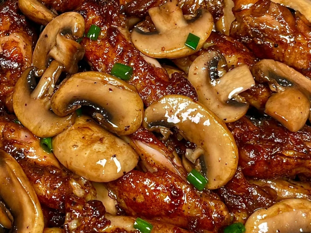 |年夜饭怎么吃?八道家宴硬菜别错过,营养均衡搭配好,过年氛围足