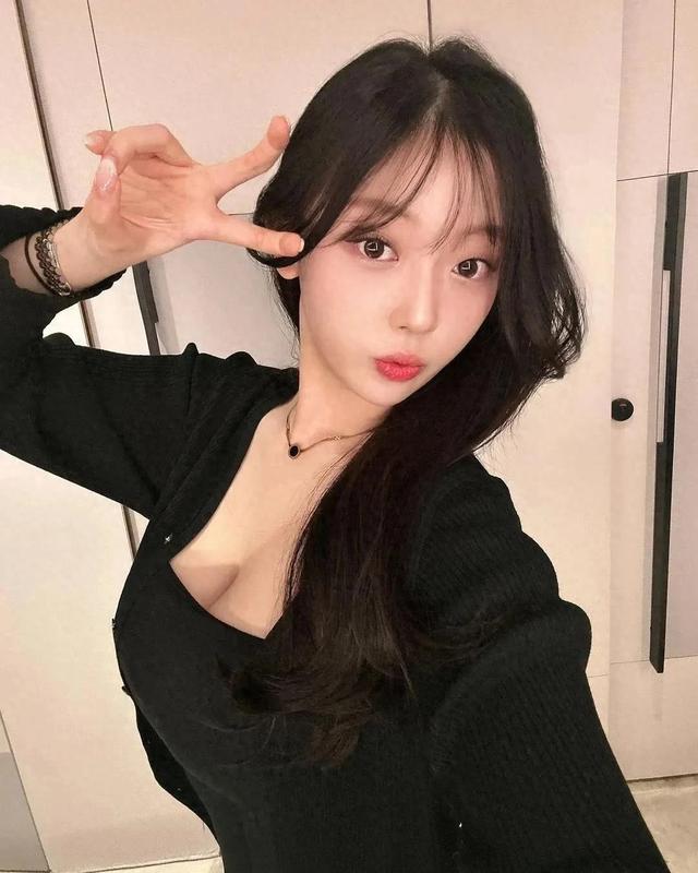 韩国顶级健身网红！完美腰臀腿，这身材狠狠拿捏我了