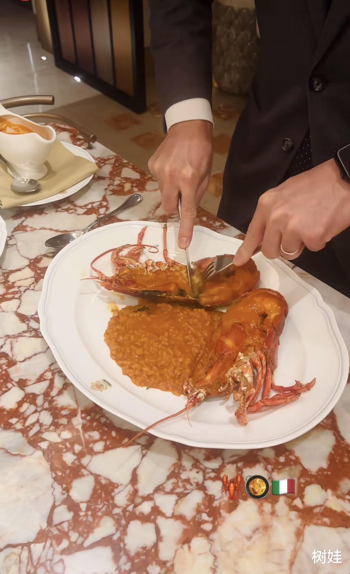 林恬儿为龙凤胎弟妹庆生,吃龙虾大餐好丰盛,林心儿罕见打扮朴实