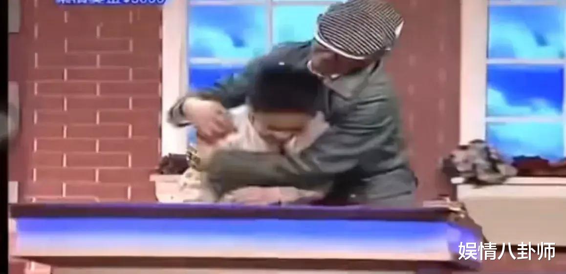 黄子佼又曝出大瓜!曾当众掀小S裙底,吓得工作人员喊叫,更多黑料被扒