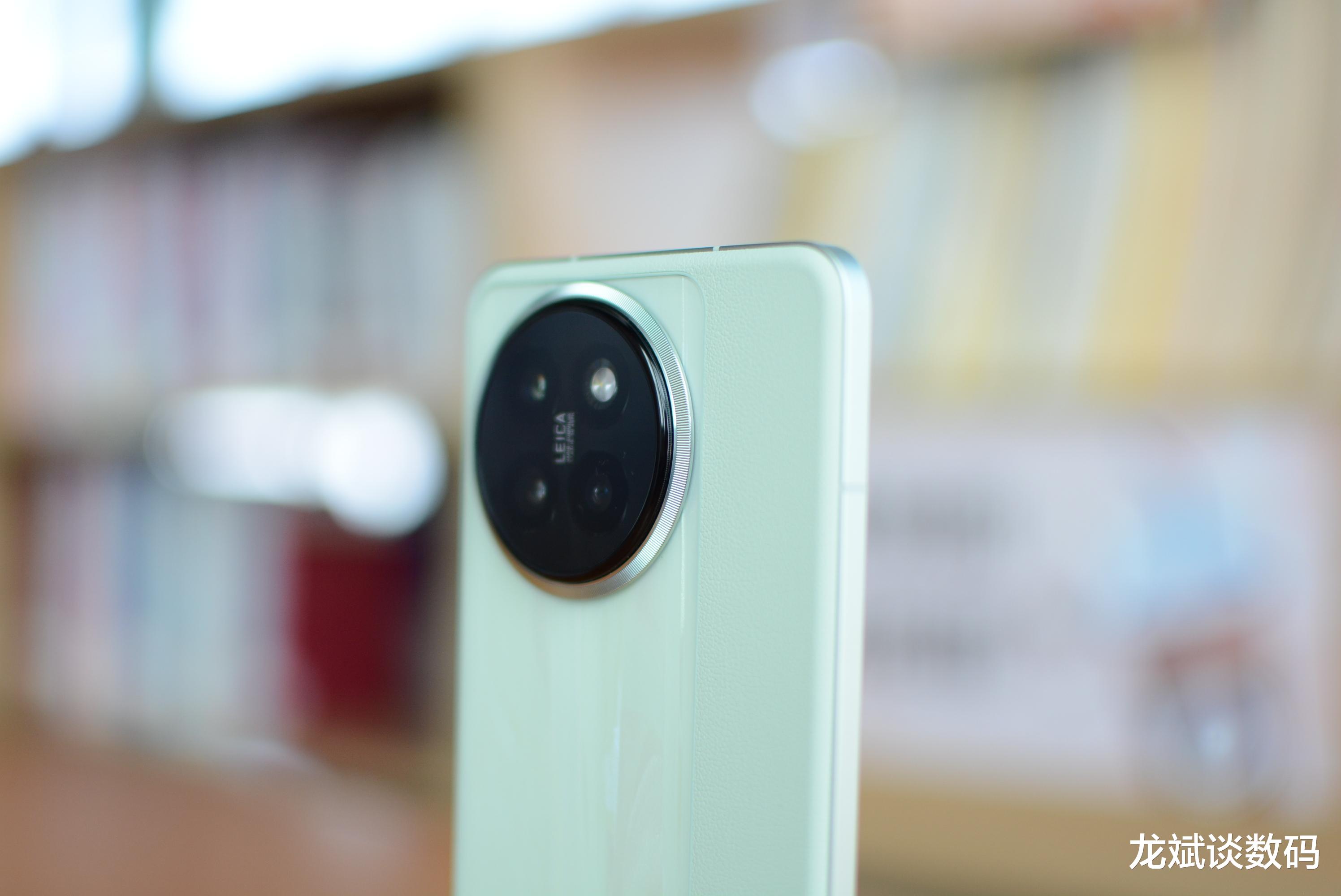 线下机也“疯狂”,徕卡三摄+170万分+轻薄机身,512GB仅售2537元