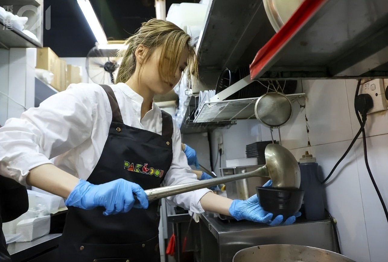 前TVB女星离巢后到餐厅打工,自曝存款已见底,不介意被顾客认出