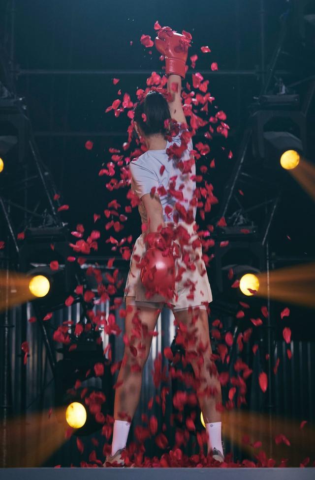 瘦身成功后的贾玲如花似玉，魅力值飙升