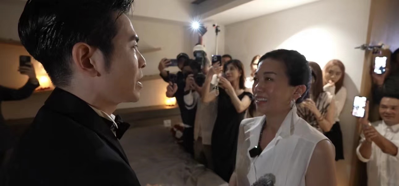 50岁林有慧为萧敬腾庆祝37岁生日