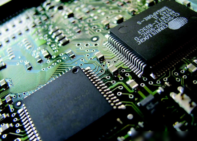 美论坛:没有美国芯片,整个中国的高科技经济就会完蛋?网友评论