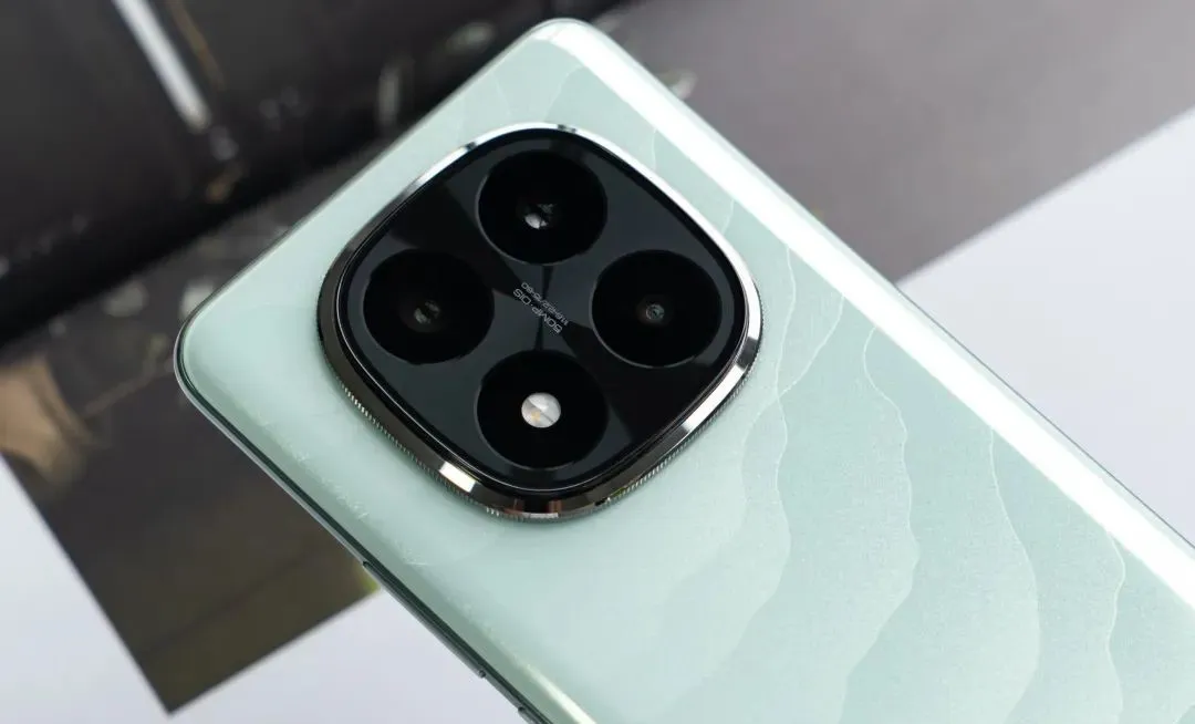 1899元!6200mAh带防水耐摔,红米刚发布的新机有点香啊