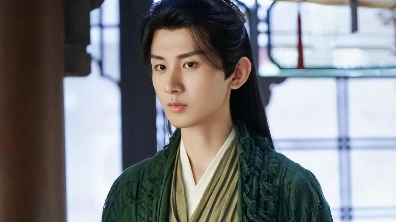 才播1天，拿下飙升榜第二，8月份最期待的黑马剧开播就炸了