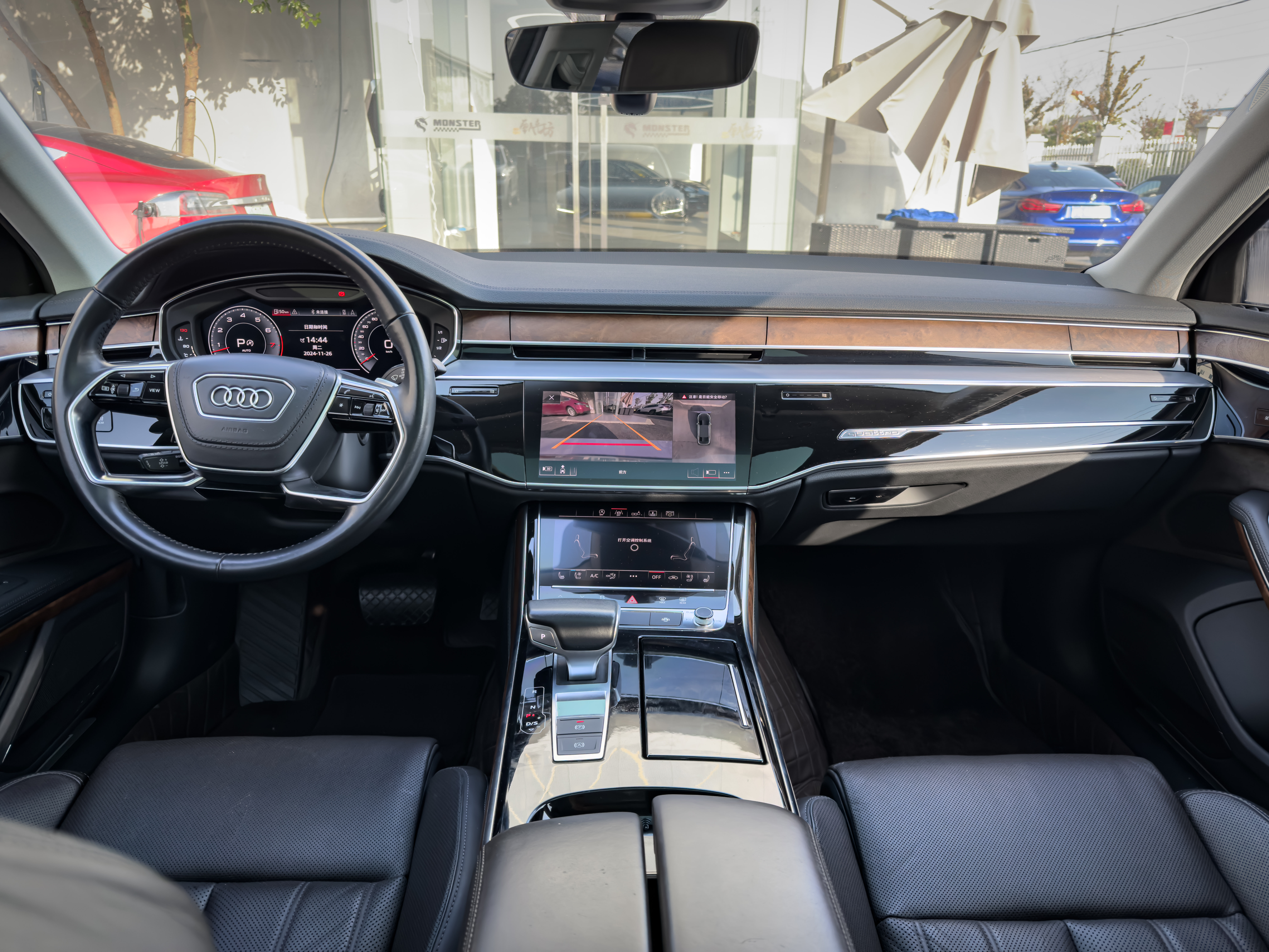 奥迪A8L：5.7秒破百，曾经百万级豪车，如今不到40万即可拥有！