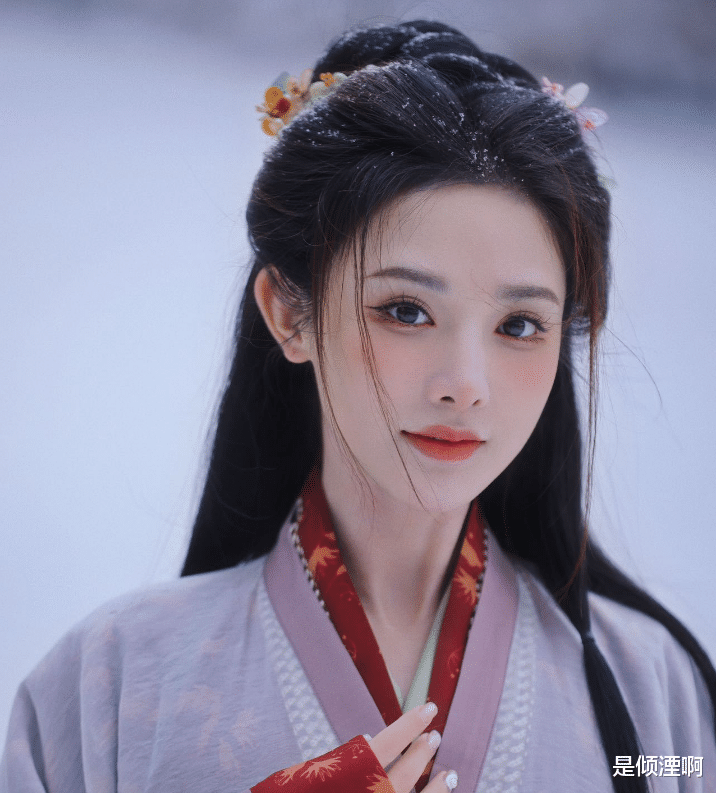 龚俊《暗河传》开机照曝光！新造型英气又清爽，女配颜值也很高！