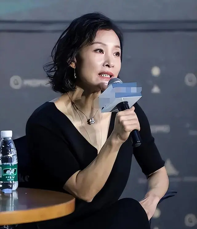 陈冲加入美国国籍,晚年却回国养老!如今的她,证明马丽没说错