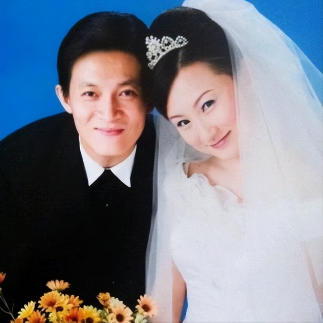 演员杨志刚：娶小师妹主动交工资，毁容后对方不离不弃，今如何