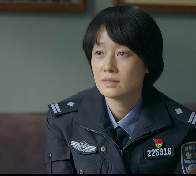 同样是演女警察，把万茜和马伊琍放一起看，差距一目了然！