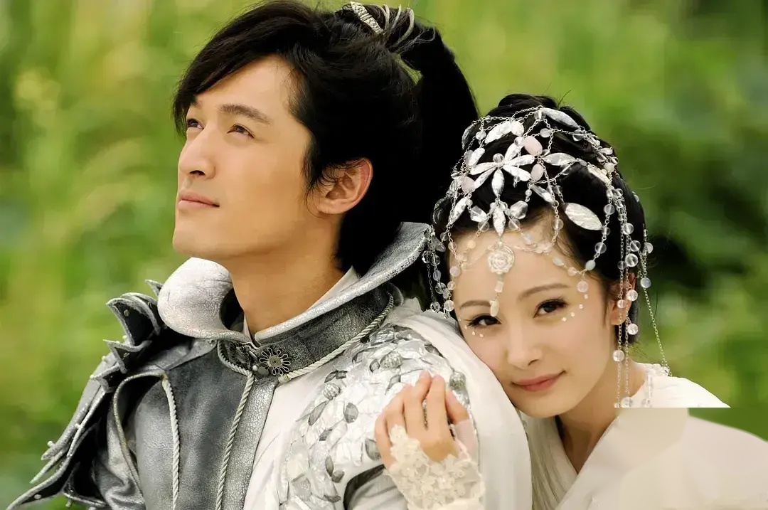 胡歌与妻子亲密近照登上热搜,网友热议:女方这颜值,爱了!