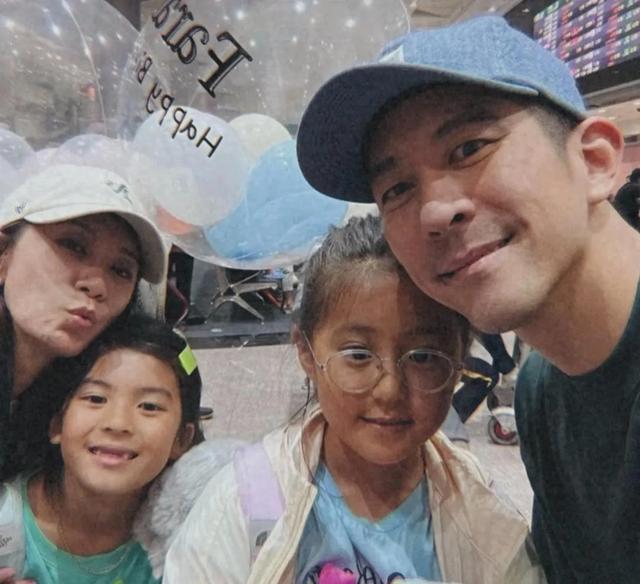 贾静雯女儿咘咘颜值跑偏，既不像妈也没随爸，却像和前夫生的大女