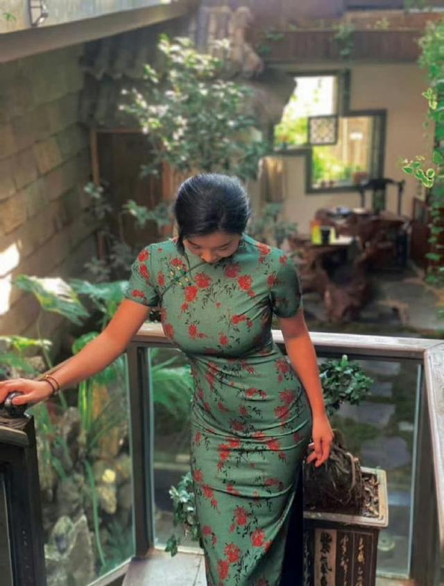 张曼源 的身材太爆 ???了