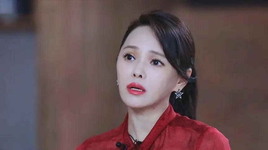 看到主动给章子怡让镜头的杨幂，才明白伊能静说的没错