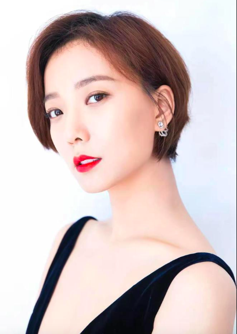 王珞丹不简单,穿衣大胆前卫,甜美不失性感,绝色佳人