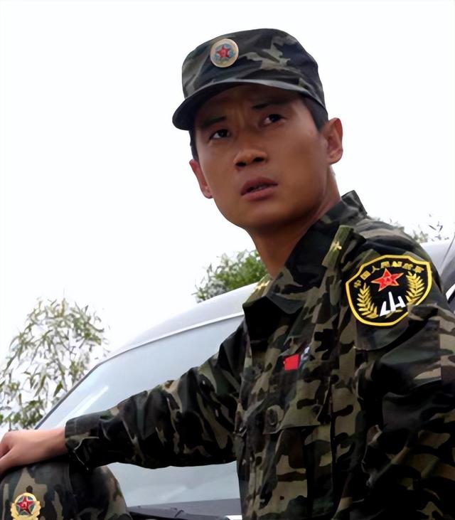 著名演员徐洪浩:比妻子大10岁,戏里演父女,戏外恩爱幸福惹人羡