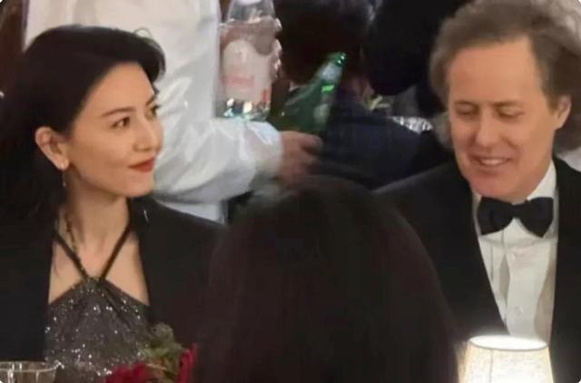 内娱“半老徐娘”只服2位，不打针不扮嫩，风韵犹存越老越有韵味