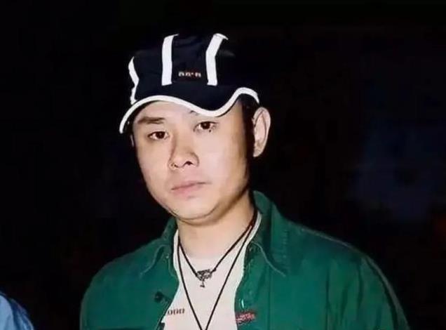 远离“造神”陷阱，官媒发文辟谣，揭开53岁刀郎的“真实现状”