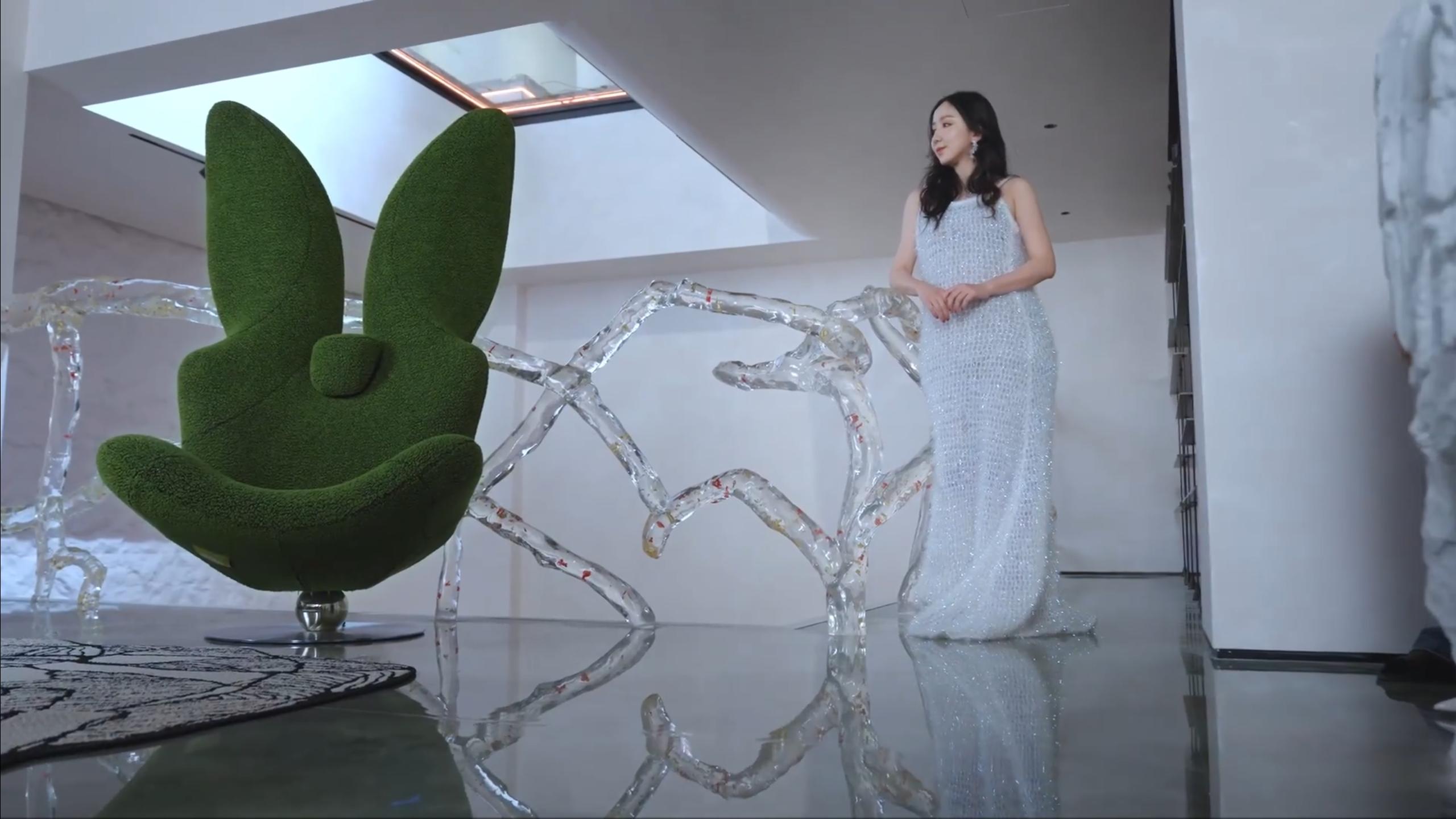 大胆开麦！刘雯和娄艺潇的家，一个比例失调，一个画风突变，都不好看