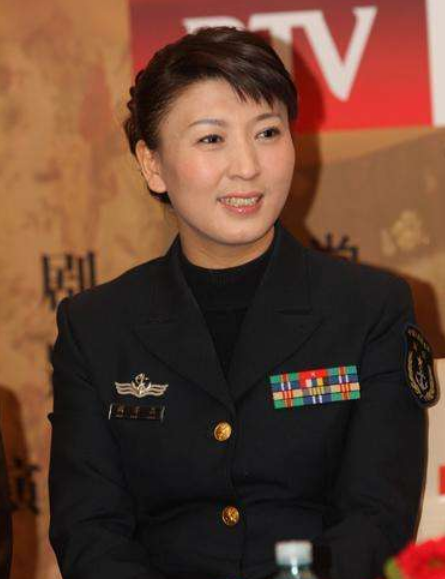 中国演艺圈,军衔大得吓人的8位明星,看看你认识几位?