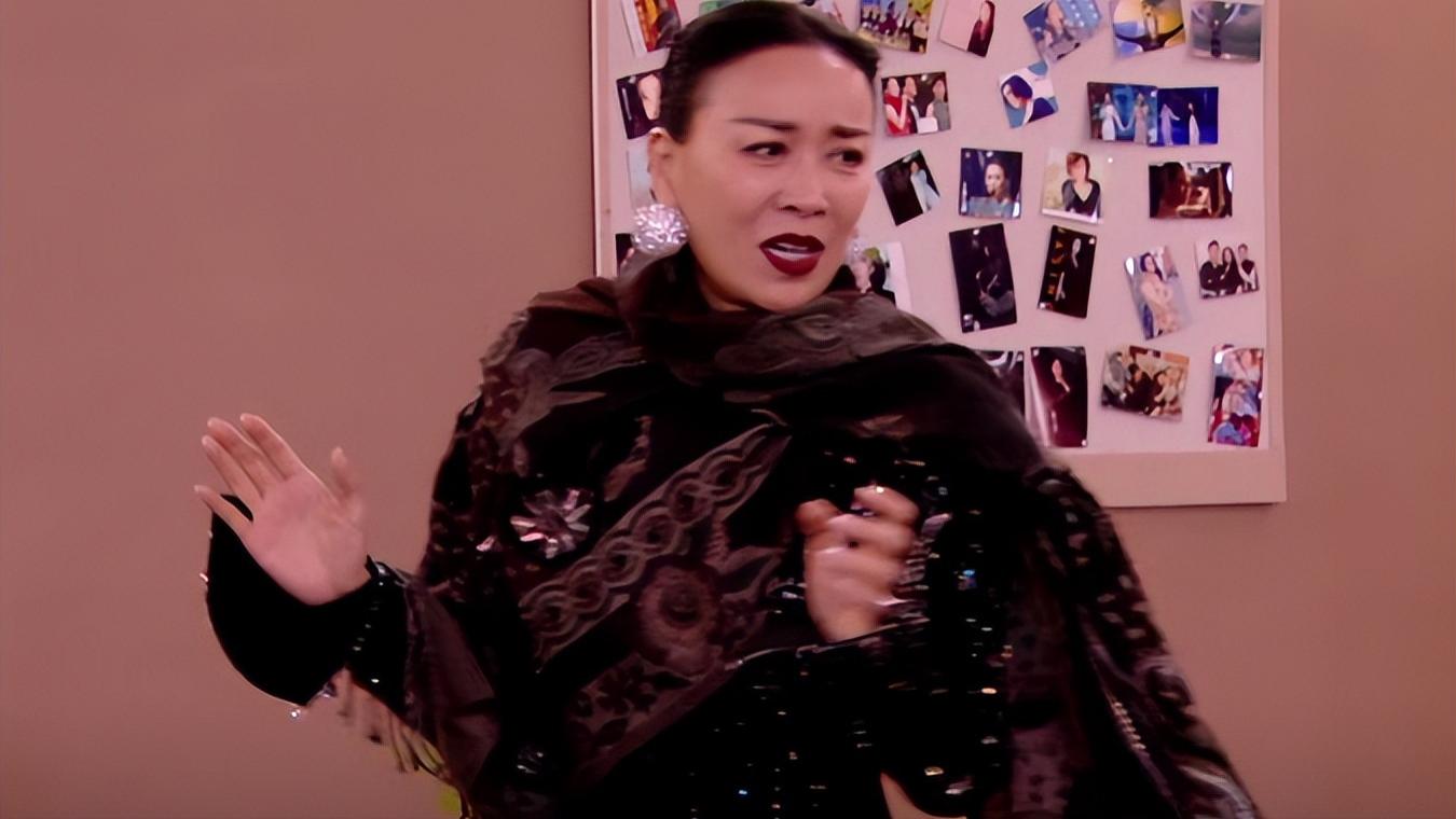 《歌手》：二手玫瑰“耍猴”就算了，但看到请战歌手名单让我心情复杂