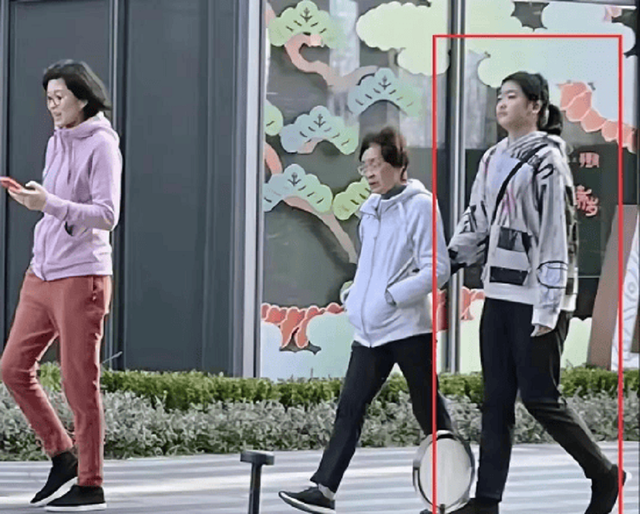 姚明女儿身高已超妻子叶莉,200斤体重穿着朴素,身高有望达2米15