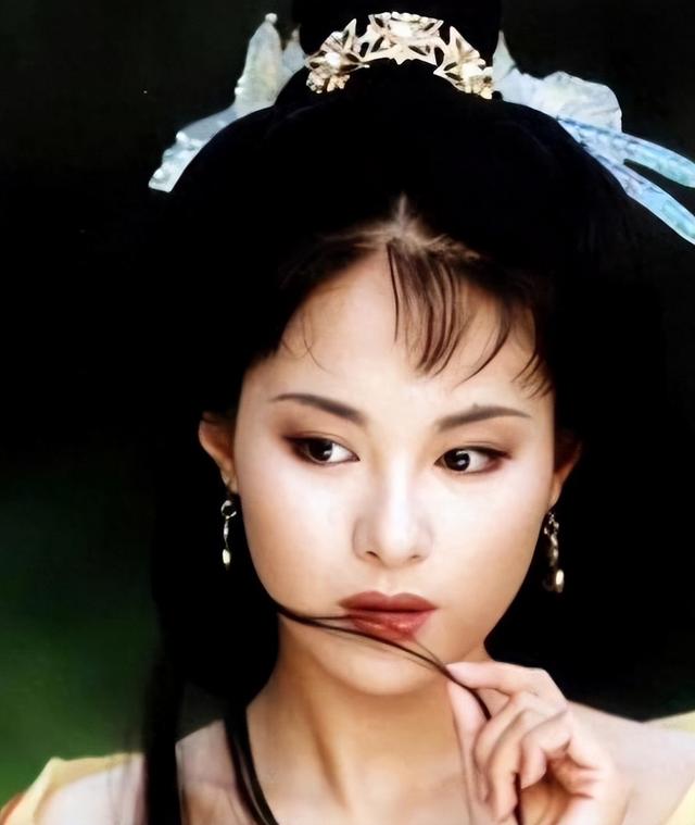 曾经把李保田迷得神魂颠倒，与聂远八年恋爱遭背叛，如今判若两人