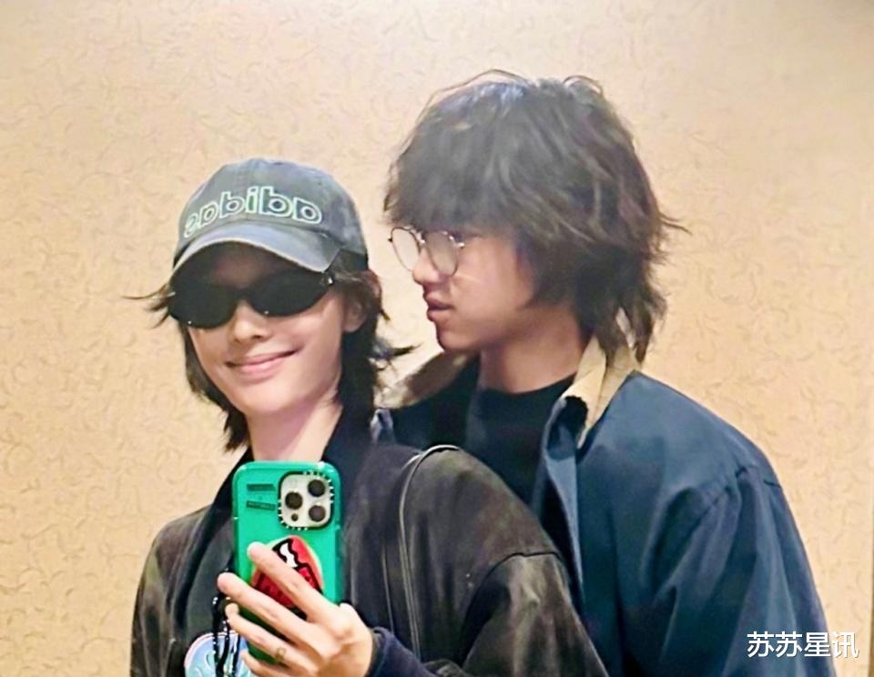 40岁白百合晒与大儿子合影,16岁陈盛桐已近1米8,比陈羽凡帅太多