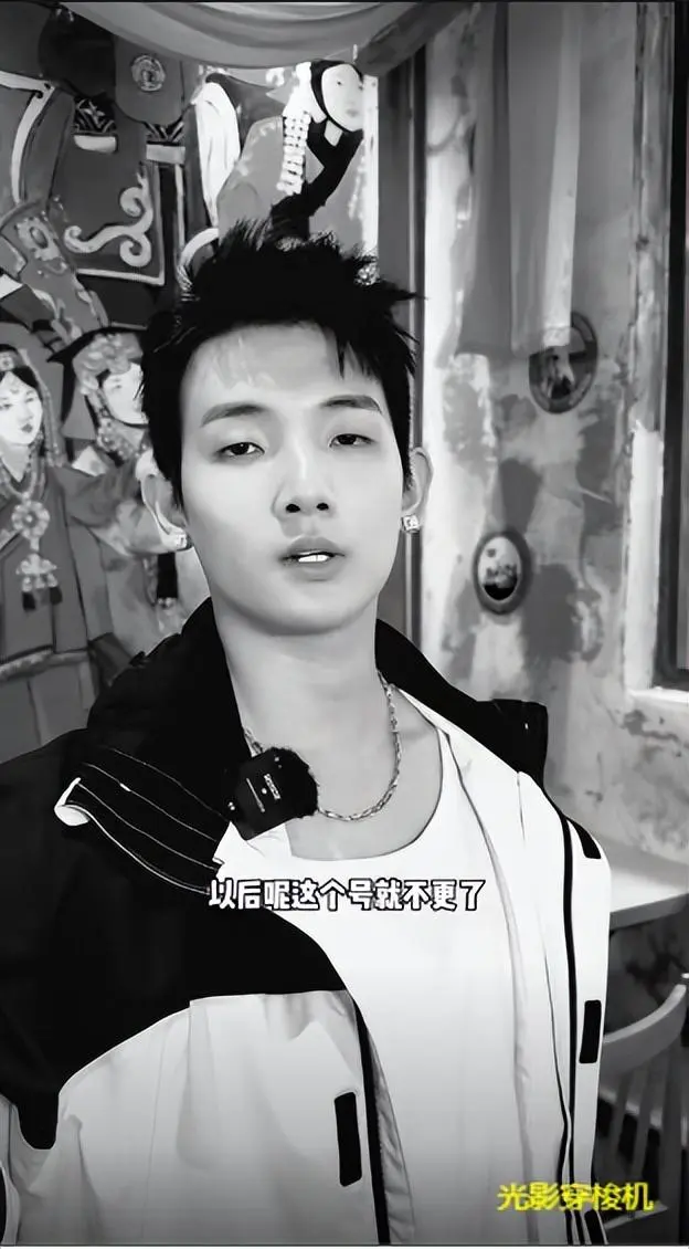 痞幼与梅尼耶旅游素颜图曝光，反差太大，网友：美颜技术救了他们