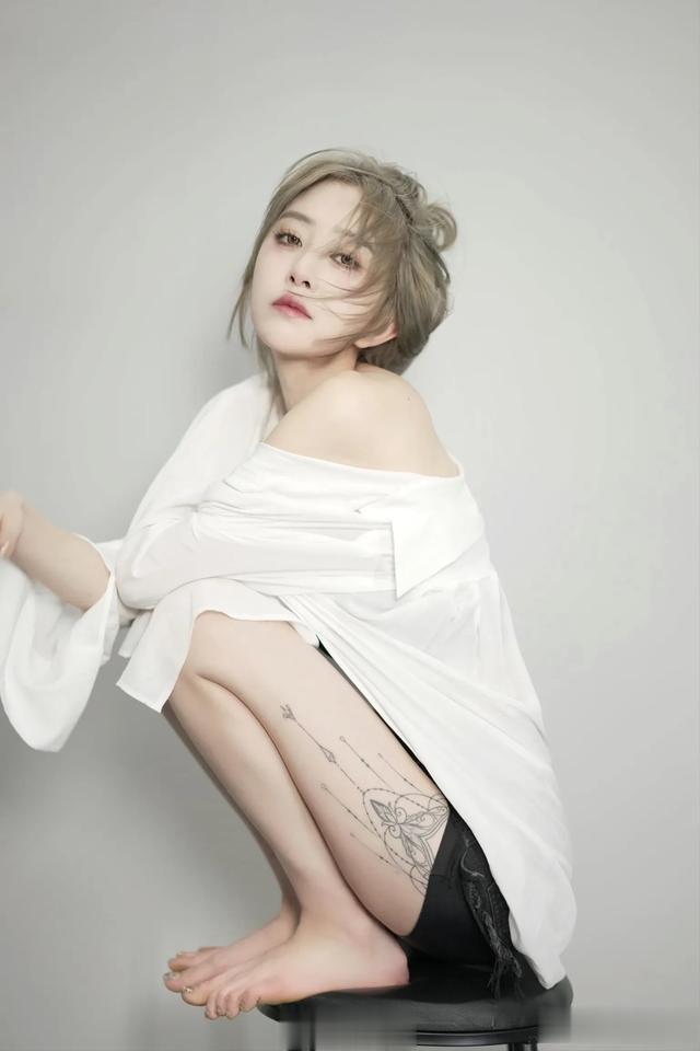 卓仕琳 \uD83D\uDCF8 纯欲风写真，谁看了不迷糊